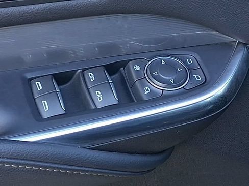 Used 2025 Cadillac XT4 Premium Luxury AWD/4WD image 18