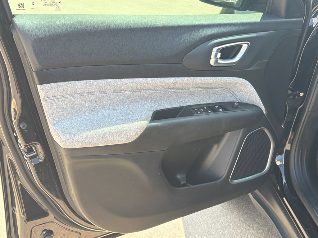Used 2025 Jeep Compass Sport AWD/4WD image 10