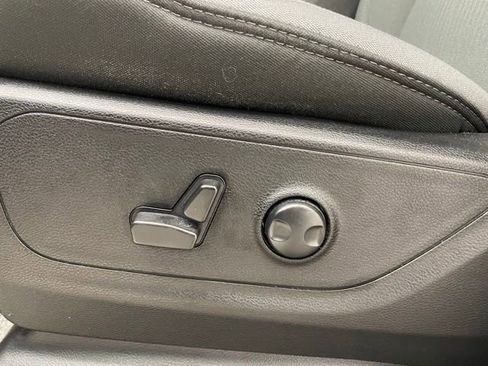 Used 2023 RAM 1500 Big Horn image 11