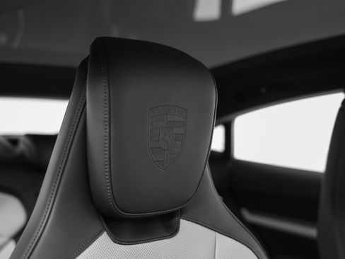 New 2025 Porsche Taycan image 26