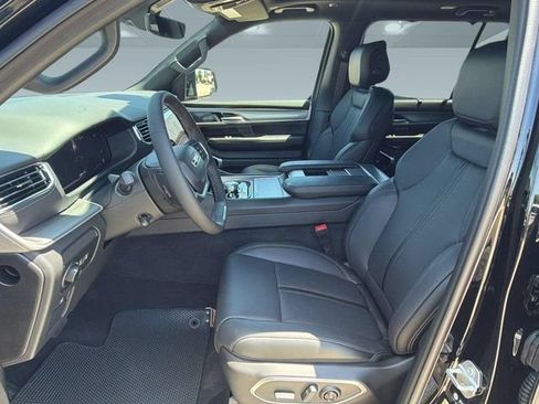 New 2026 Jeep Grand Wagoneer Limited AWD/4WD image 5