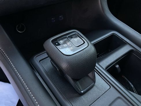 Used 2024 Nissan Pathfinder S FWD image 27