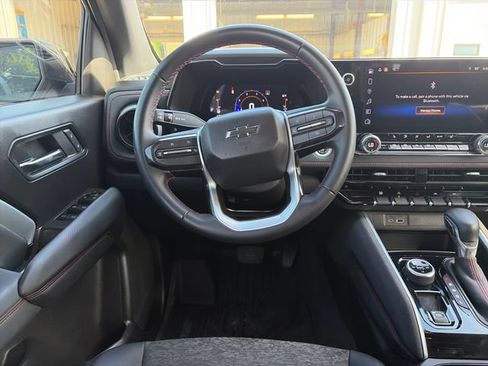 Used 2023 Chevrolet Colorado Z71 w/ Z71 Convenience Package 2 AWD/4WD image 18