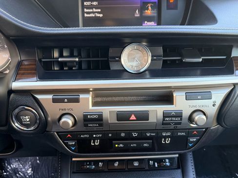 Used 2017 Lexus ES 350 w/ Luxury Package image 22