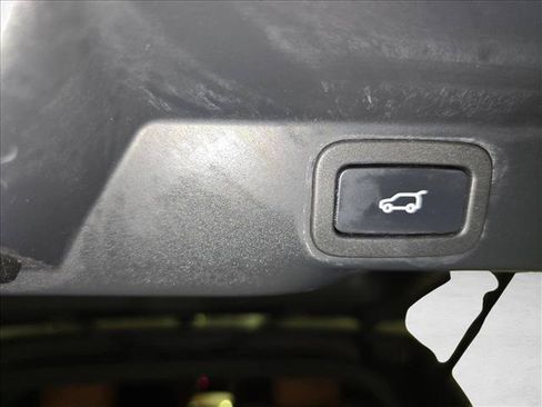 Used 2016 Land Rover Range Rover Sport Supercharged AWD/4WD image 13