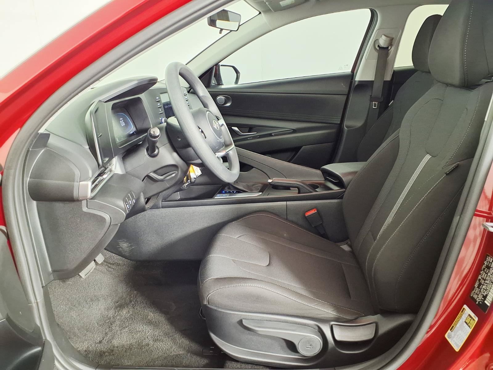 Certified 2026 Hyundai Elantra SE FWD image 17