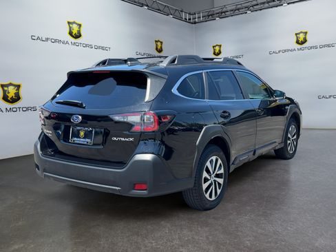 Used 2023 Subaru Outback Premium AWD/4WD image 5