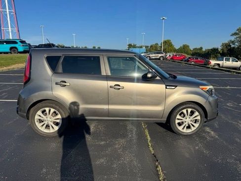 Used 2016 Kia Soul + FWD image 2