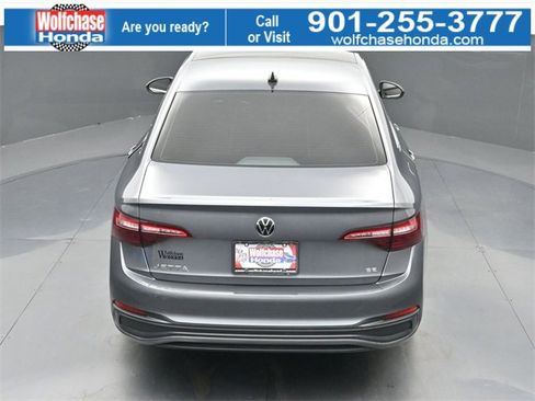 Used 2024 Volkswagen Jetta SE w/ Panoramic Sunroof Package image 33