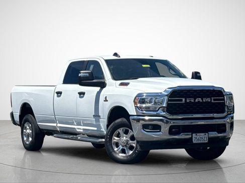 Used 2024 RAM 2500 Big Horn AWD/4WD image 2