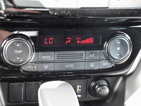 New 2024 Mitsubishi Eclipse Cross LE image 21