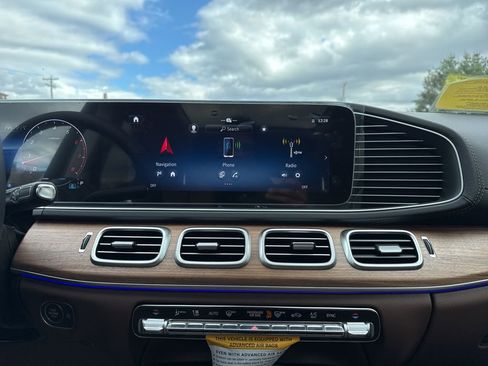 New 2026 Mercedes-Benz GLS 450 4MATIC image 21