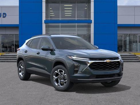 New 2026 Chevrolet Trax LT w/ LT Convenience Package FWD image 7