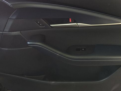 Used 2020 MAZDA CX-30 FWD image 9