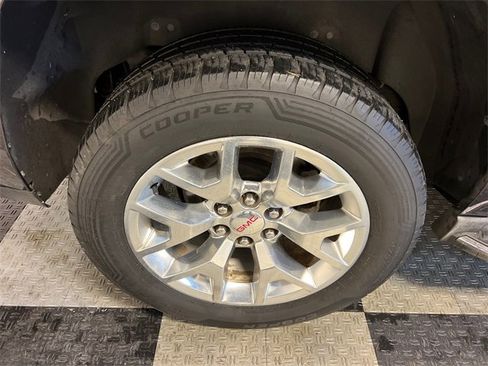 Used 2017 GMC Yukon SLT w/ Open Road Package image 15