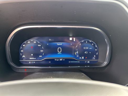 Used 2022 Chevrolet Suburban Z71 image 33