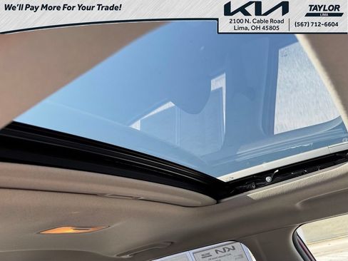 Used 2023 Hyundai Venue SEL FWD image 14