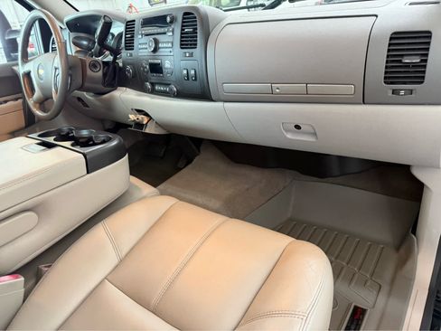 Used 2014 Chevrolet Silverado 2500 LT w/ Custom Sport Truck Package AWD/4WD image 18
