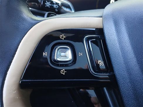 Used 2022 Lincoln Corsair Reserve w/ Equipment Group 201A image 19