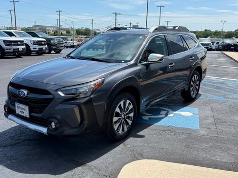 Used 2023 Subaru Outback Touring AWD/4WD image 3