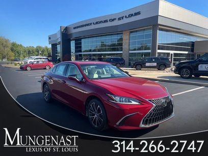 New 2025 Lexus ES 300h w/ Premium Package