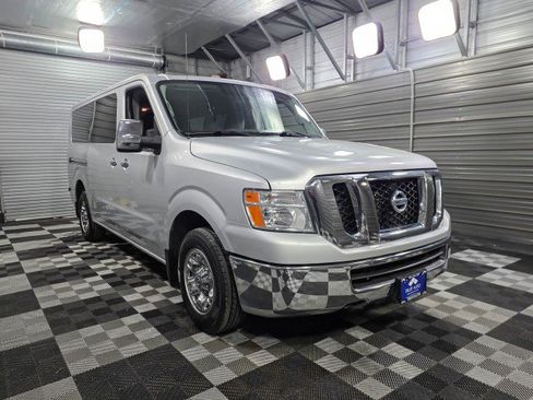 Used 2018 Nissan NV 3500 SV w/ Navigation Package RWD image 4