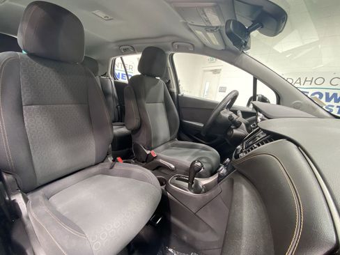Used 2020 Chevrolet Trax LS image 24