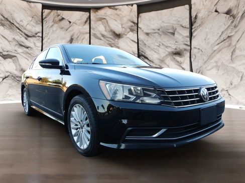 Used 2016 Volkswagen Passat 1.8T SE FWD image 4