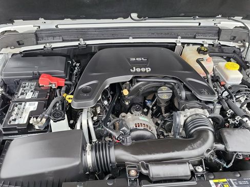 Certified 2020 Jeep Wrangler Unlimited Sport image 24