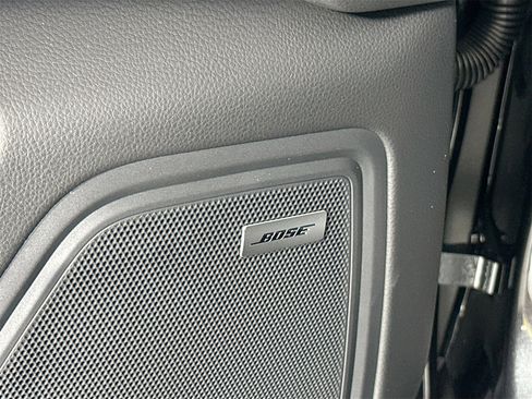 New 2026 Porsche Macan image 32