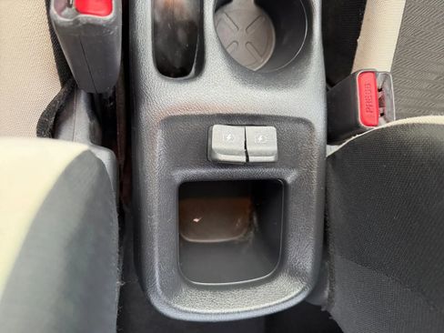 Used 2021 Nissan Versa SV image 20