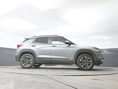 Used 2025 Chevrolet TrailBlazer LT w/ Driver Confidence Package image 25