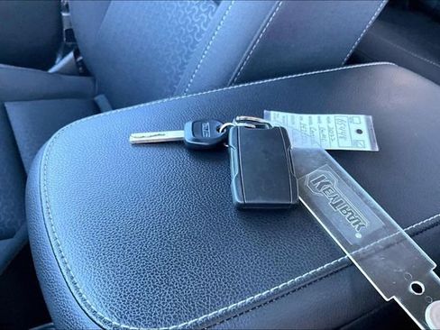 Used 2022 GMC Canyon Elevation image 31