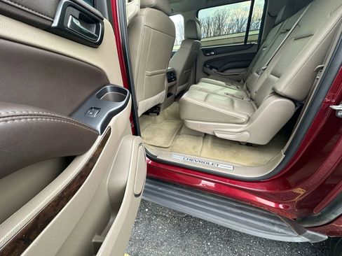 Used 2016 Chevrolet Suburban LT w/ Luxury Package image 23