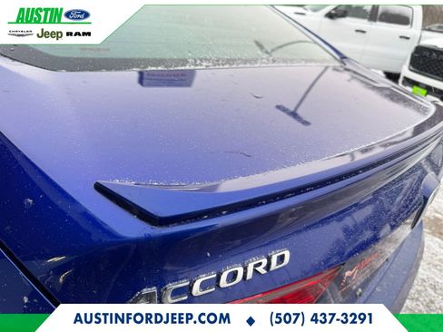 Used 2018 Honda Accord Sport image 5