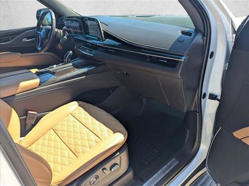 Used 2021 Cadillac Escalade Premium Luxury image 19