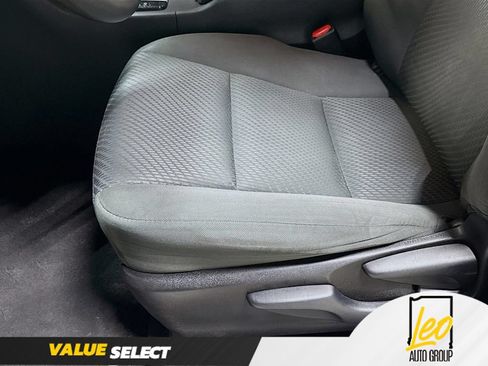 Used 2019 Toyota Highlander LE FWD image 20