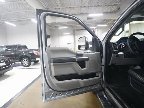 Used 2021 Ford F350 XLT w/ XLT Premium Package image 27