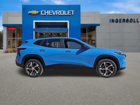 Used 2024 Chevrolet Trax RS w/ Driver Confidence Package FWD image 28