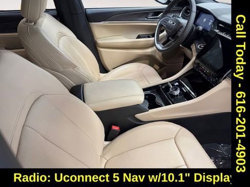 Used 2024 Jeep Grand Cherokee L Limited w/ Luxury Tech Group II image 4