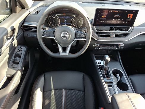New 2026 Nissan Altima 2.5 SR w/ SR Midnight Edition Package AWD/4WD image 11