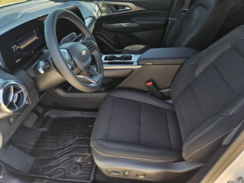 New 2026 Chevrolet Equinox EV LT w/ Comfort Package image 20