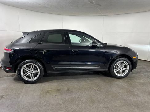 Certified 2023 Porsche Macan AWD/4WD image 9
