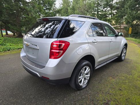 Used 2017 Chevrolet Equinox LT image 5