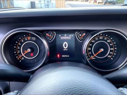 Used 2023 Jeep Gladiator Sport image 10