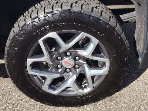 Used 2023 GMC Sierra 1500 SLT w/ SLT Premium Package image 11