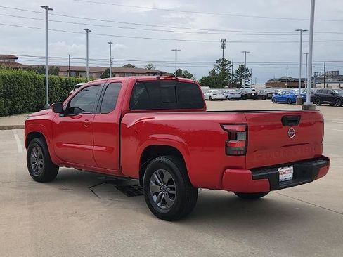 Certified 2025 Nissan Frontier SV RWD image 7