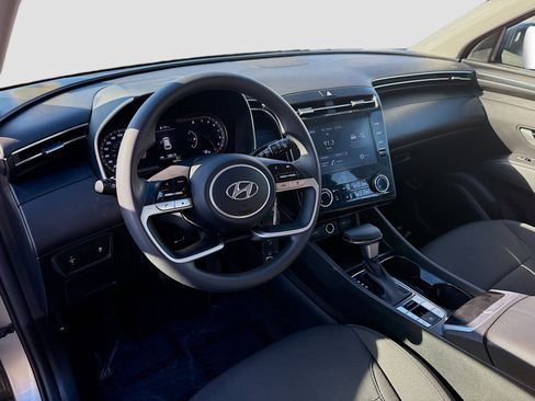 Used 2024 Hyundai Tucson SE image 9