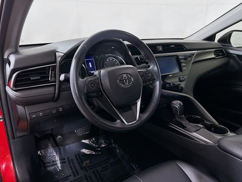 Used 2020 Toyota Camry SE image 9