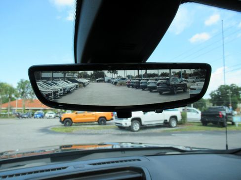 Used 2022 Chevrolet Silverado 1500 High Country w/ Technology Package AWD/4WD image 30
